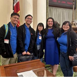 菠菜网lol正规平台 Public Health students pose during a conference in Sacramento.